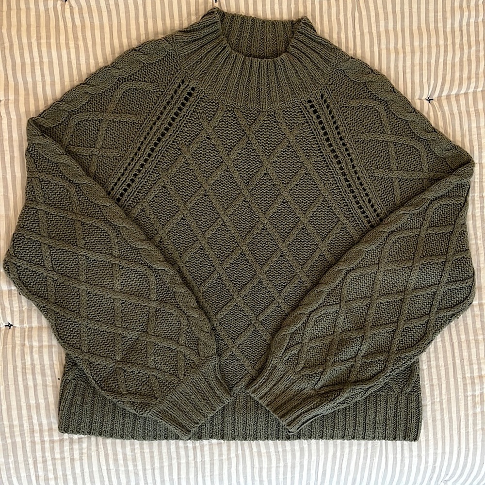 American eagle sweater, color: olive green. Size M. - Picture 1 of 5